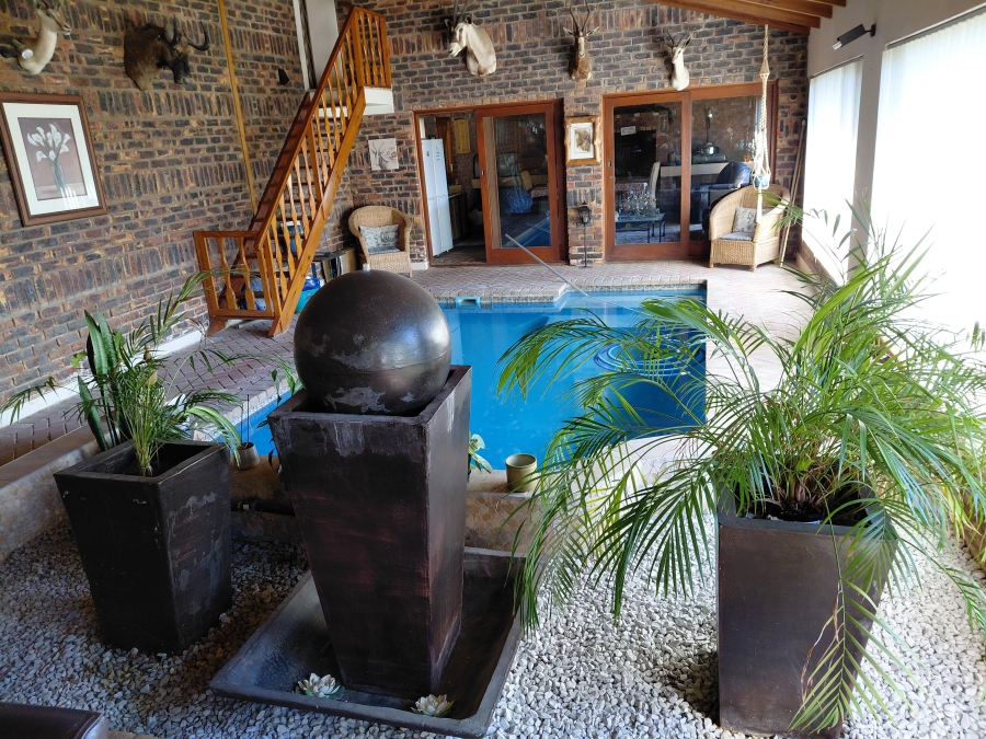 5 Bedroom Property for Sale in Heuwelkruin Eastern Cape